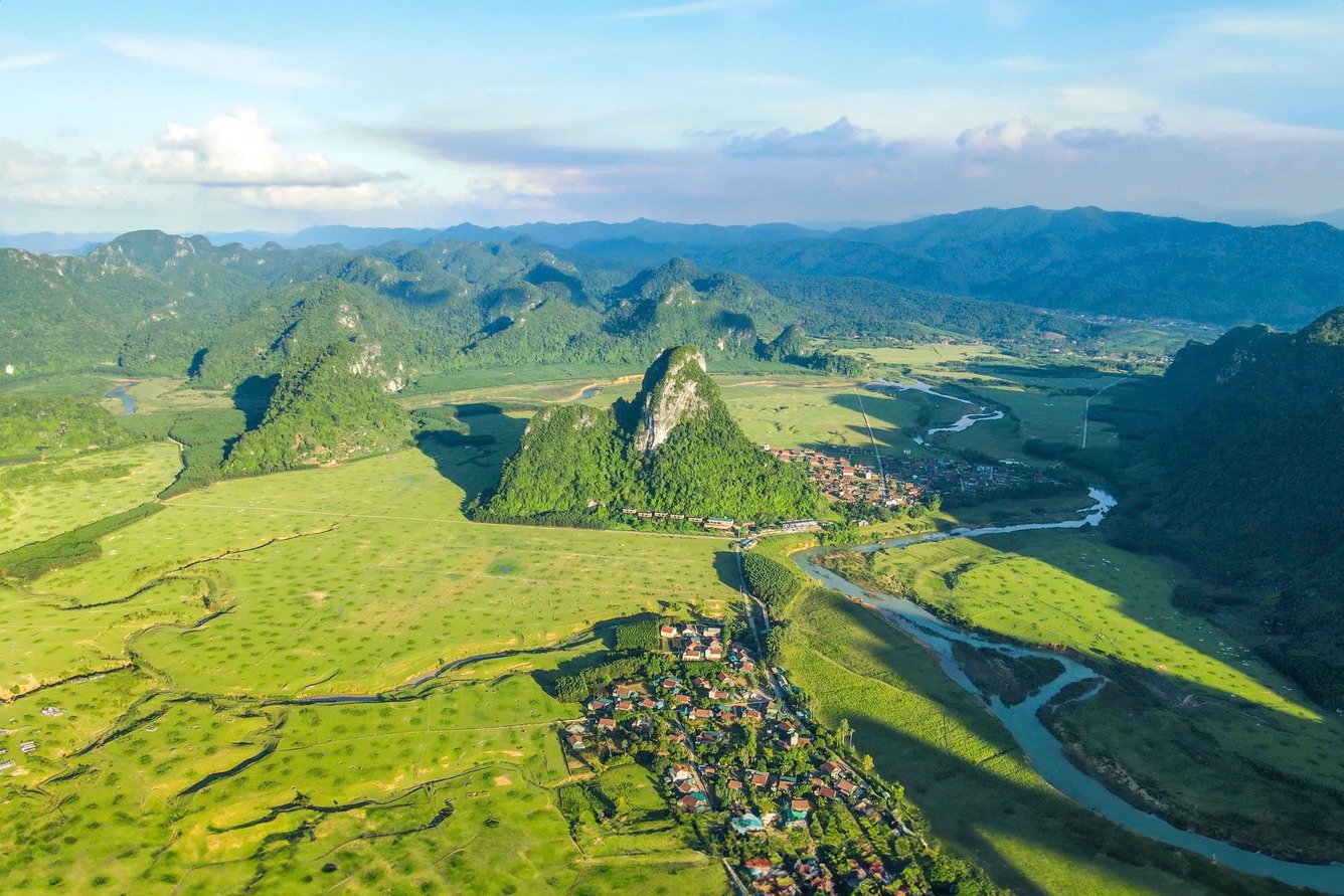 CYCLING TOUR: LEGENDS OF THE HO CHI MINH TRAIL & CENTRAL COAST SYMPHONY 10 DAYS
